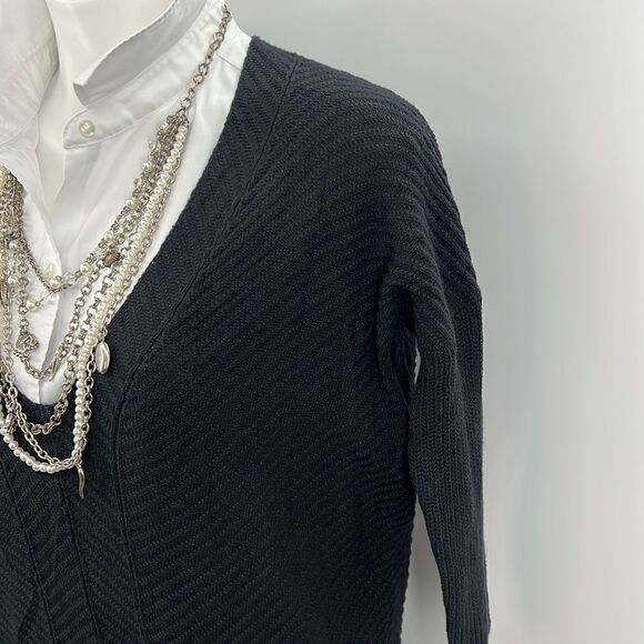 Express black XS hi lo  V neckline sweater - Picture 3 of 5